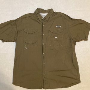 Men’s Columbia Shortsleeved Shirt